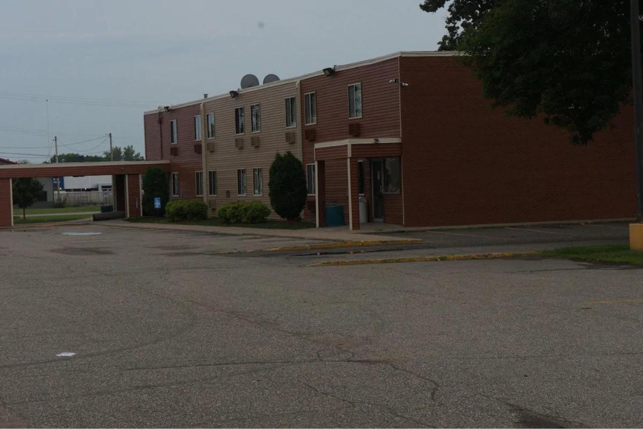 Waite Park Econo Lodge מראה חיצוני תמונה