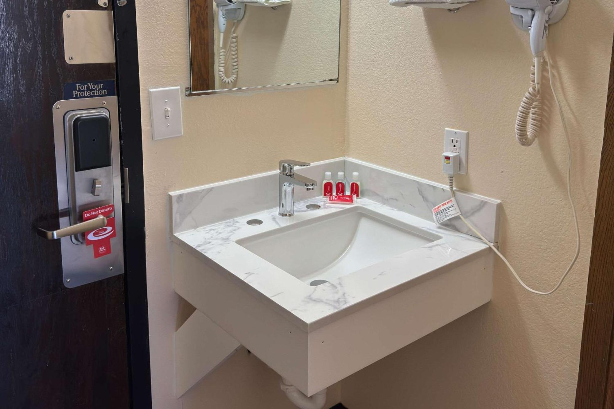 Waite Park Econo Lodge מראה חיצוני תמונה