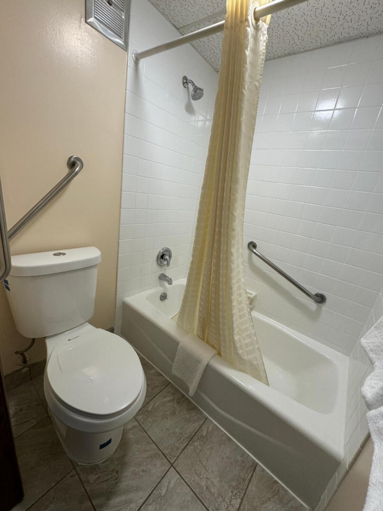 Waite Park Econo Lodge מראה חיצוני תמונה