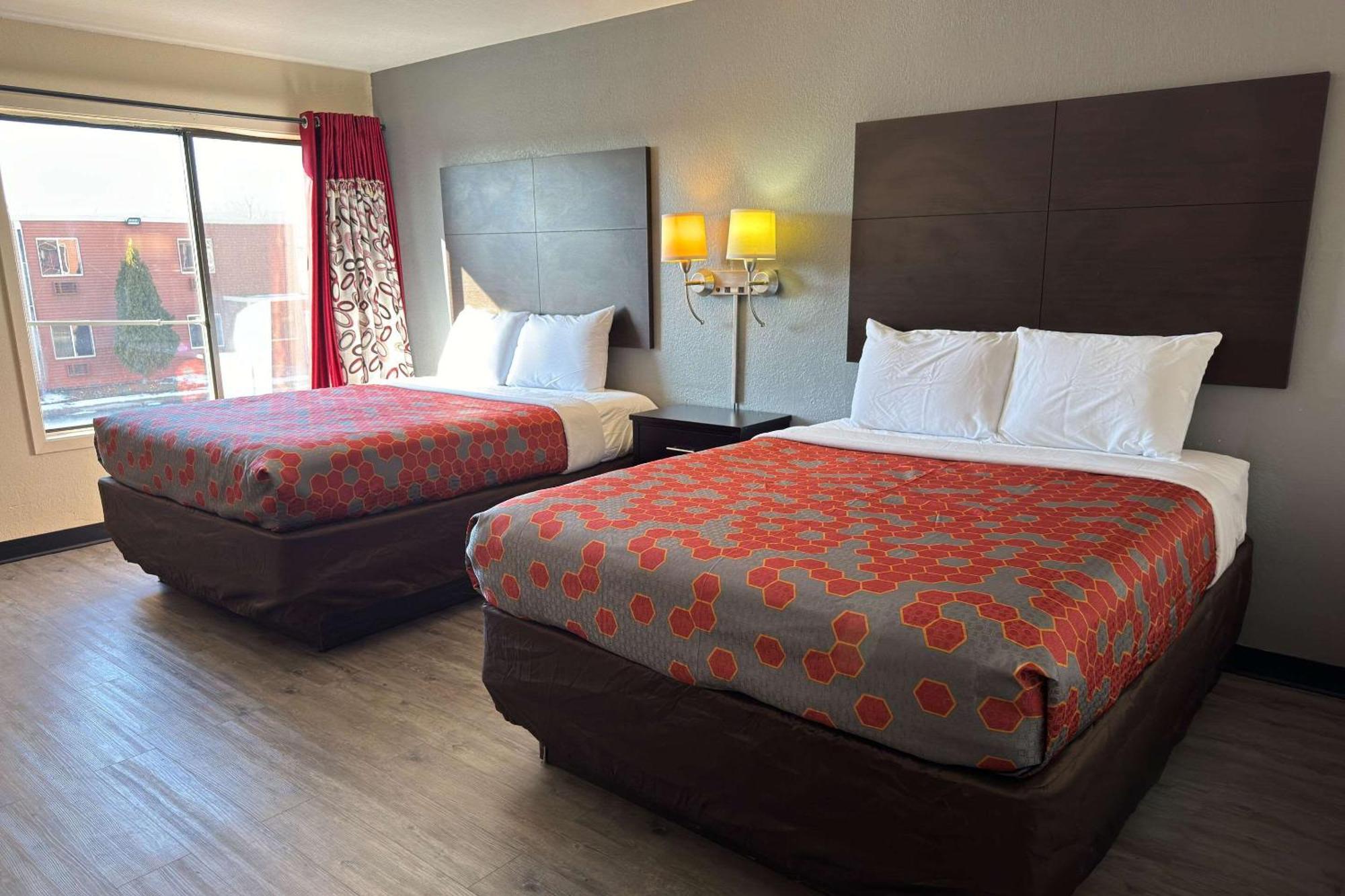 Waite Park Econo Lodge מראה חיצוני תמונה