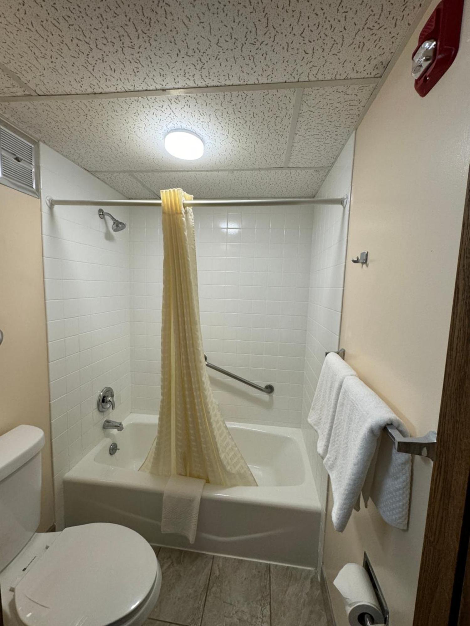 Waite Park Econo Lodge מראה חיצוני תמונה